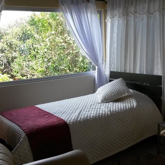 سوییت, Hostal El Parque Tababela