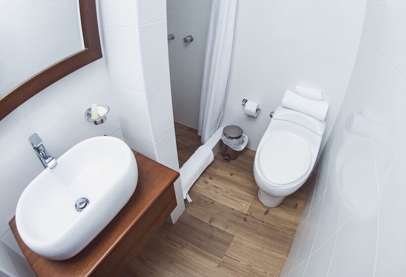 スタンダードルーム, Hostal Lirium