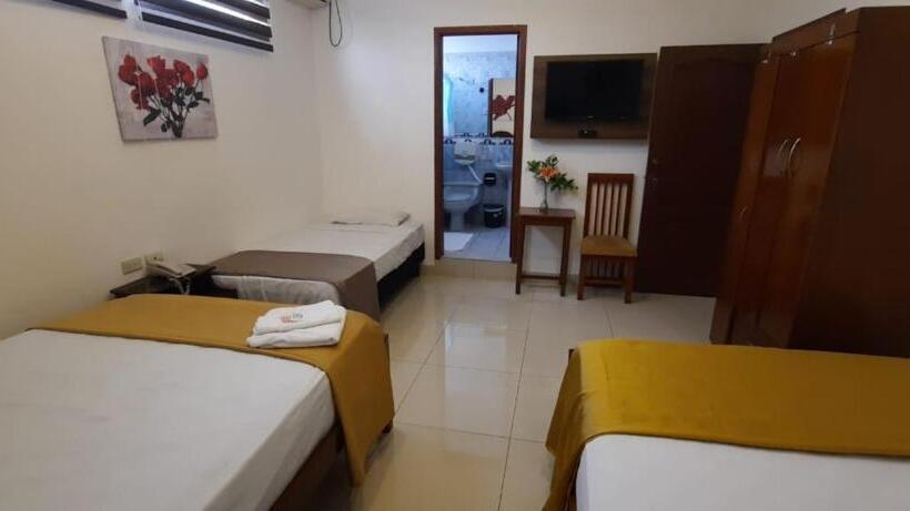 تختخواب در اتاق مشترک, Hostal Perla Real Inn