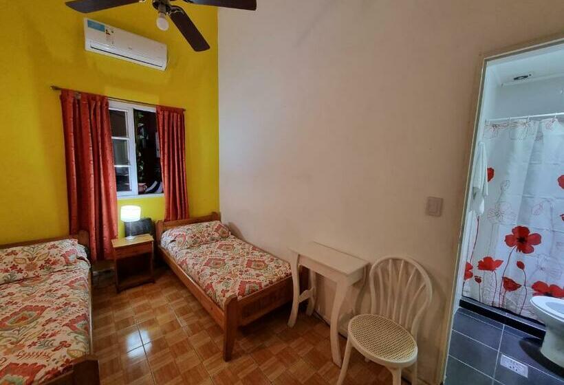 اتاق استاندارد, Hostel Estoril