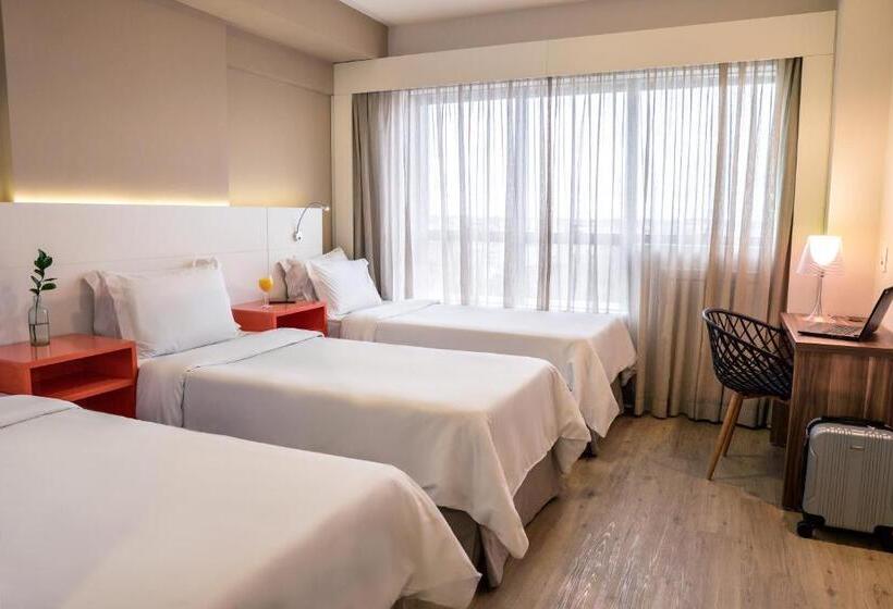 スタンダードトリプルルーム, Intercity Curitiba Centro Civico