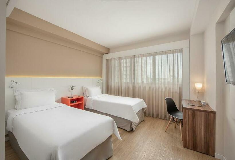 スタンダードルーム, Intercity Curitiba Centro Civico