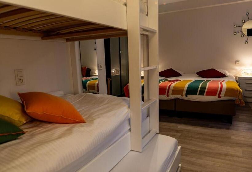 家庭间, Les Mouettes