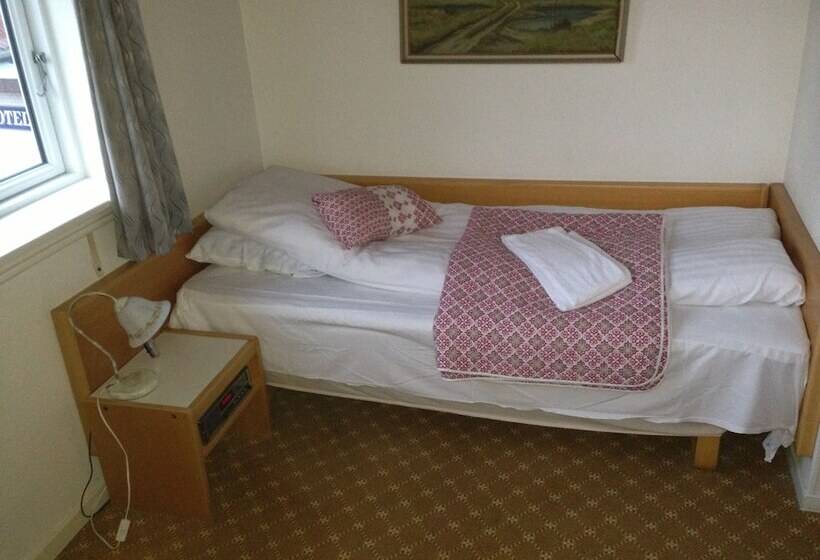 חדר סטנדרט יחיד, Lidenlund