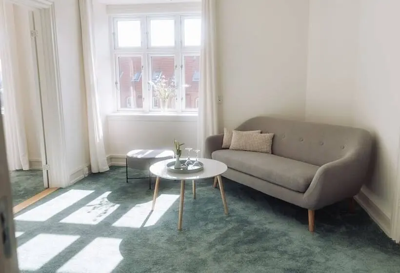 Standard-huone, Lidenlund