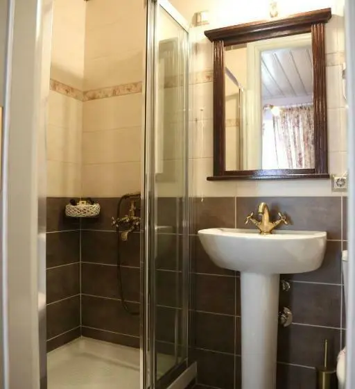 Chambre Standard, Nostos