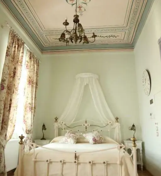 Chambre Deluxe, Nostos