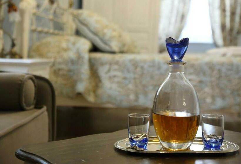 سوییت جونیور, Nostos