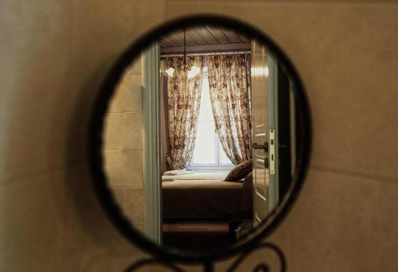 اتاق استاندارد, Nostos