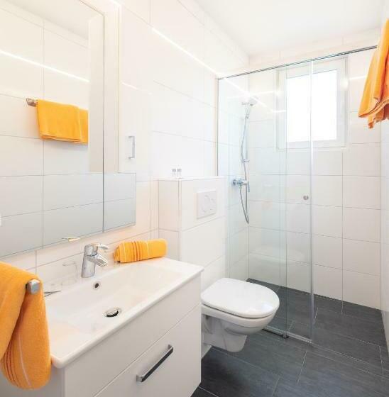 اتاق استاندارد با بالکن, Pension Helios