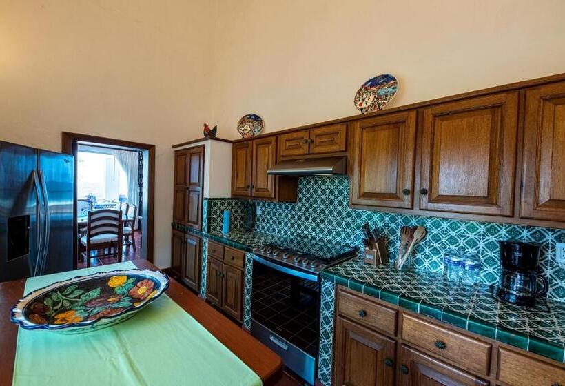 标准间, Rancho Las Cruces