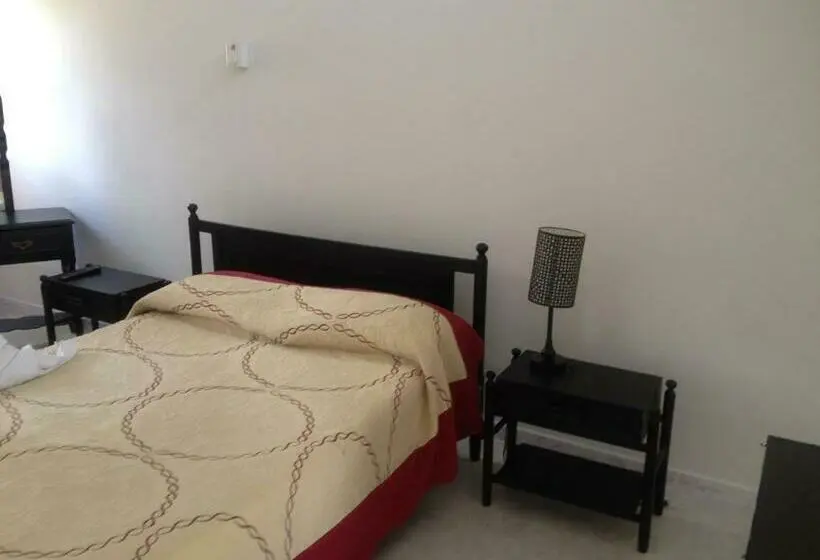 Standard-huone, Tacuara