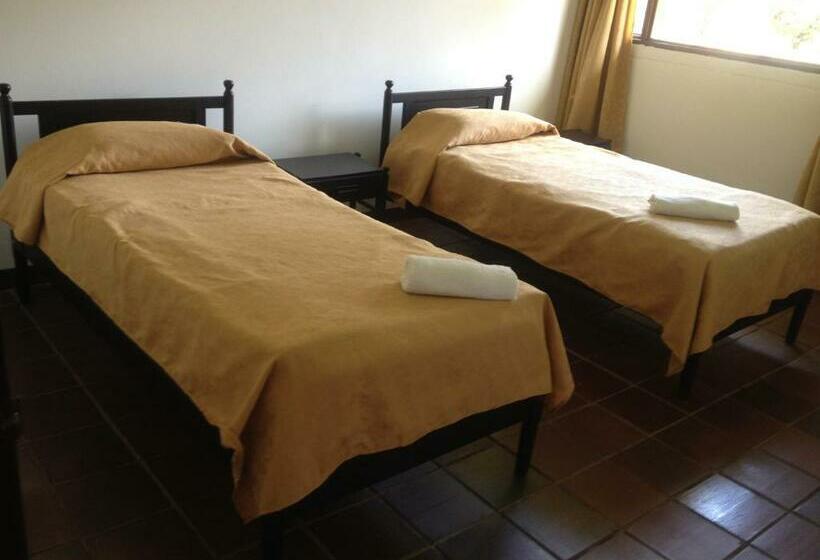 Quarto Triplo Estandar, Tacuara