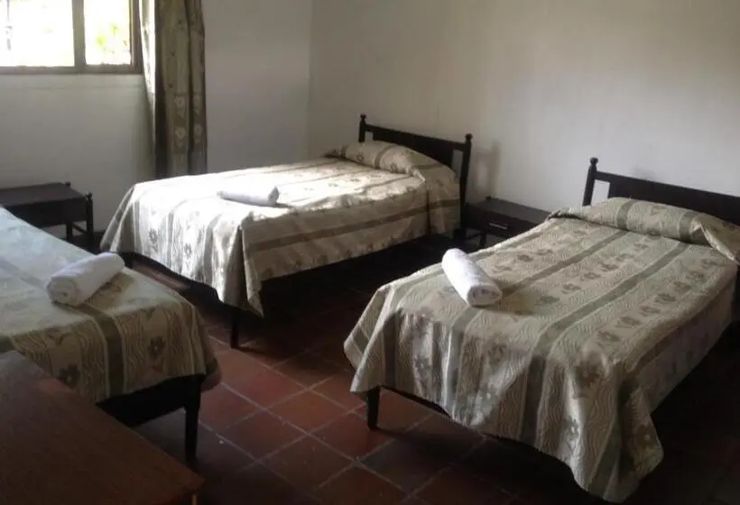 Villa 3 Makuuhuonetta, Tacuara