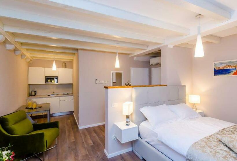 إستوديو قياسى, Villa Flores Studio Apartment