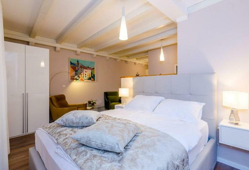 إستوديو قياسى, Villa Flores Studio Apartment