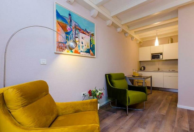 إستوديو قياسى, Villa Flores Studio Apartment