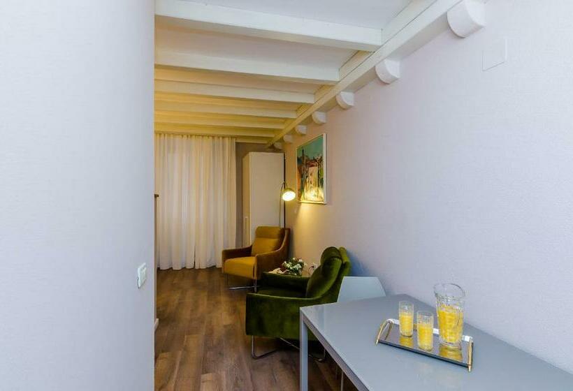 إستوديو قياسى, Villa Flores Studio Apartment