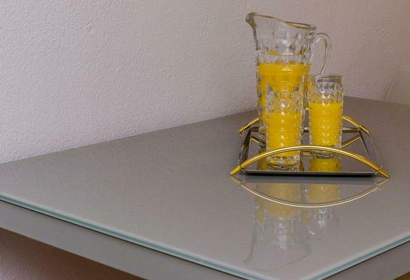 إستوديو قياسى, Villa Flores Studio Apartment