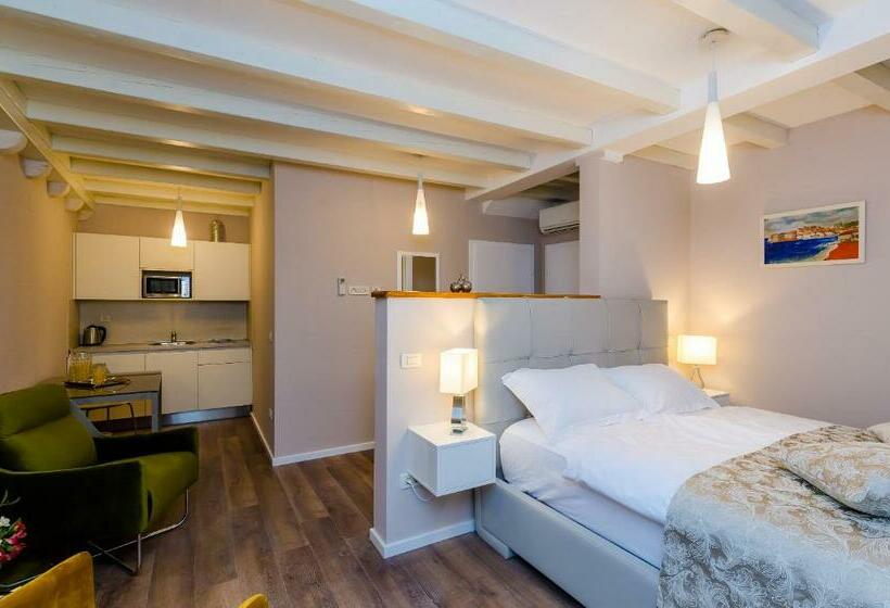 إستوديو قياسى, Villa Flores Studio Apartment