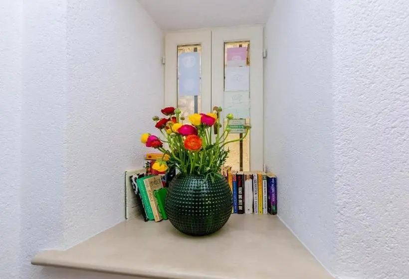 スタンダードスタジオ, Villa Flores Studio Apartment