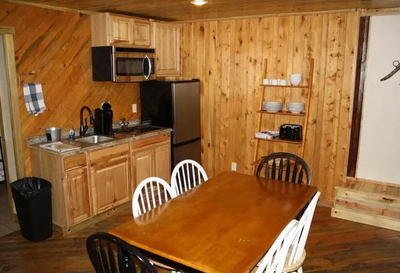 سوییت لوکس, Wapiti Lodge