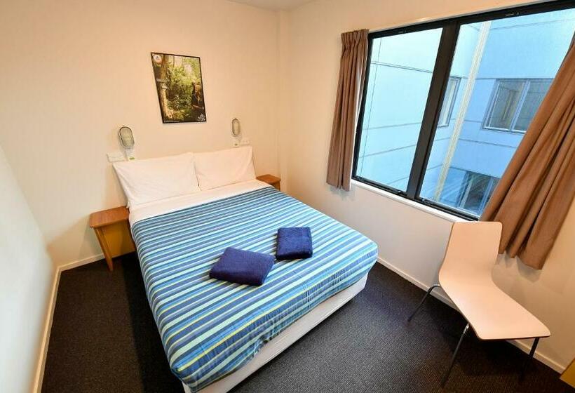 Номер Стандарт, Haka House Wellington