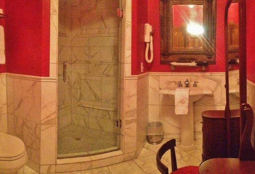 디럭스 룸, The Hotel Magnolia