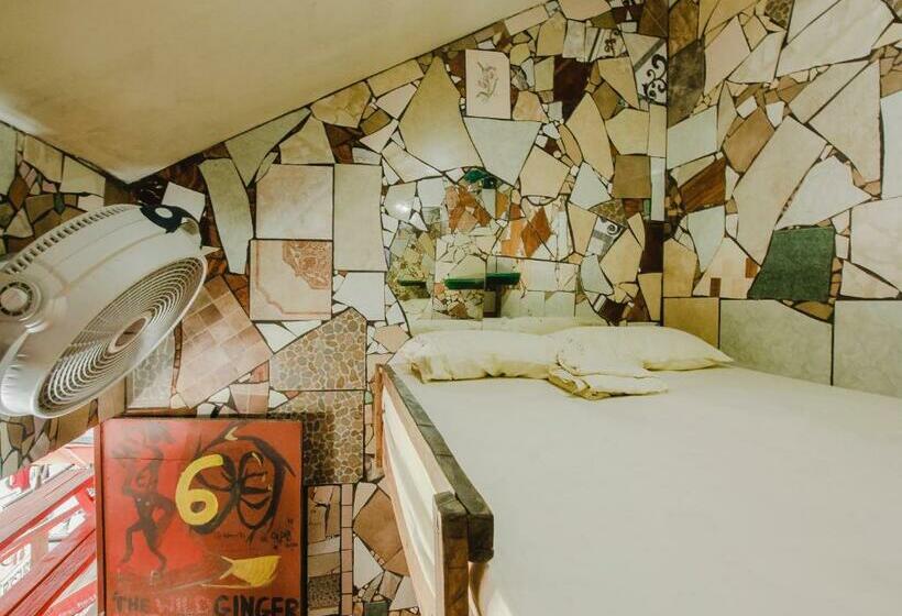 غرفة قياسية, Rocking J's