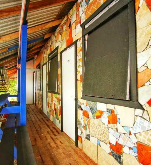 غرفة قياسية, Rocking J's