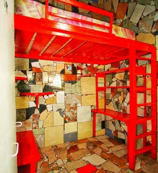 غرفة قياسية, Rocking J's