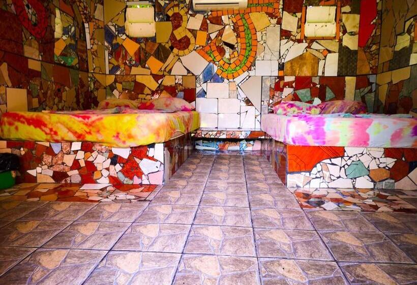 غرفة قياسية, Rocking J's