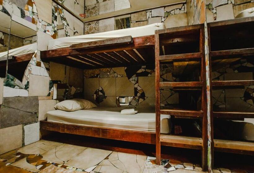 غرفة قياسية, Rocking J's