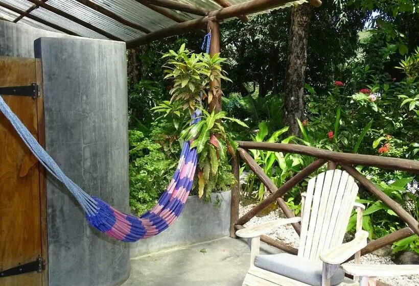 庭の見える1ベッドルームアパートメント, Indigo Yoga Surf Resort