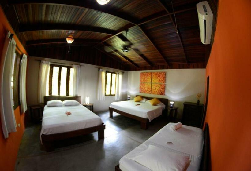 غرفة عائلية مطلّة علي الحديقة, Indigo Yoga Surf Resort