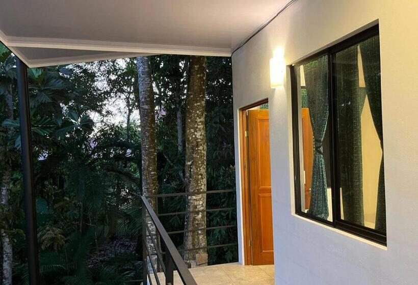 غرفة قياسية مطلّة علي الحديقة, Casajungla Hostel