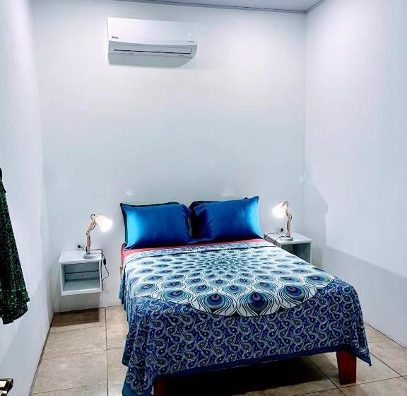 غرفة قياسية مطلّة علي الحديقة, Casajungla Hostel