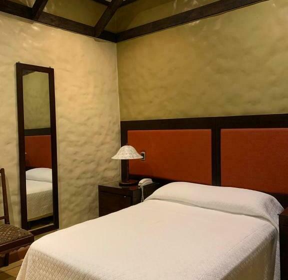 غرفة قياسية, 1915 Inn & Suites