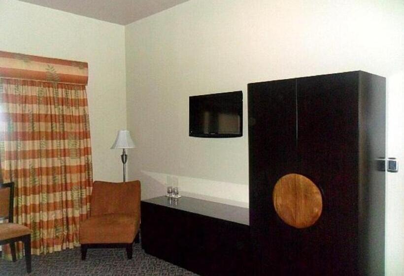 جناح جونيور, 1915 Inn & Suites