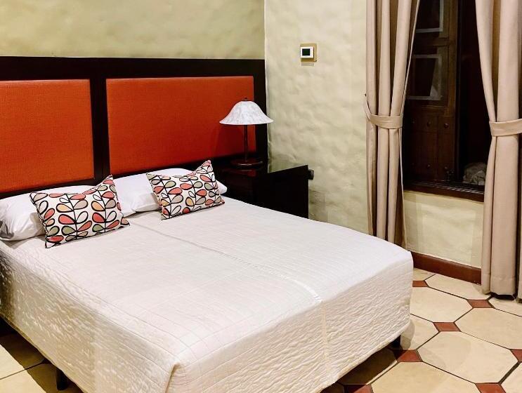 غرفة قياسية, 1915 Inn & Suites