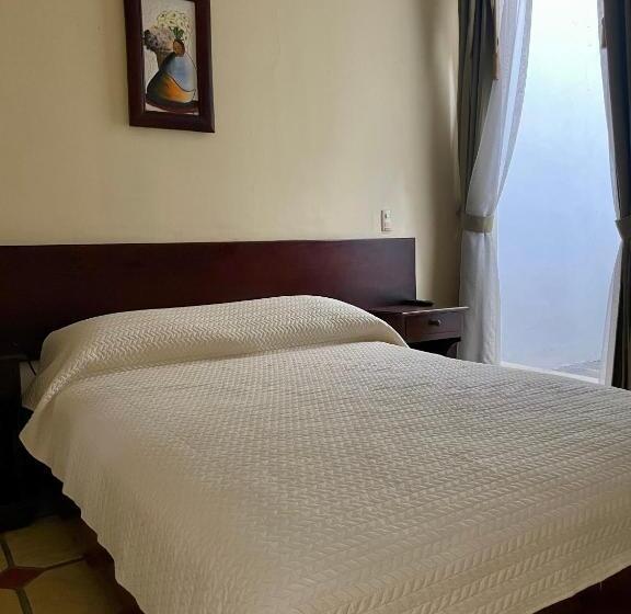 غرفة قياسية, 1915 Inn & Suites