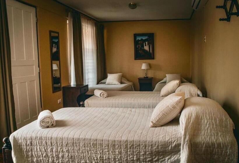 غرفة عائلية, 1915 Inn & Suites