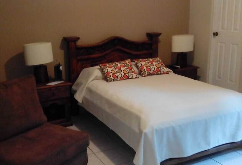 غرفة قياسية, 1915 Inn & Suites