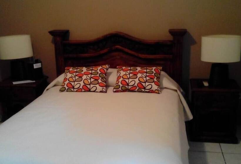 غرفة قياسية, 1915 Inn & Suites