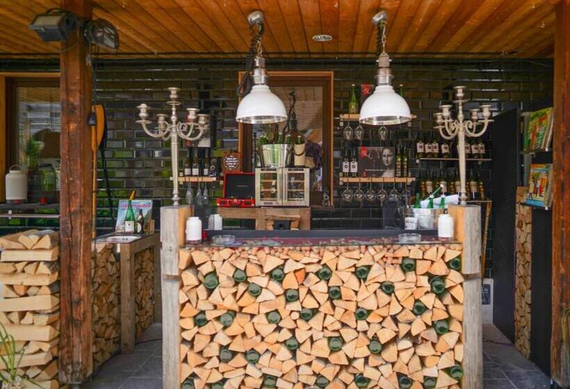 带大床的豪华间, Alpenliebe Design