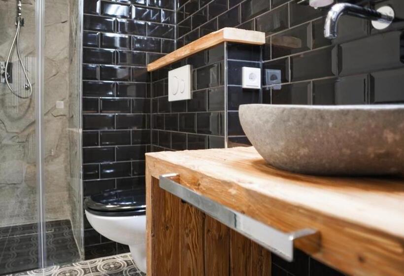 جناح سرير كينج, Alpenliebe Design