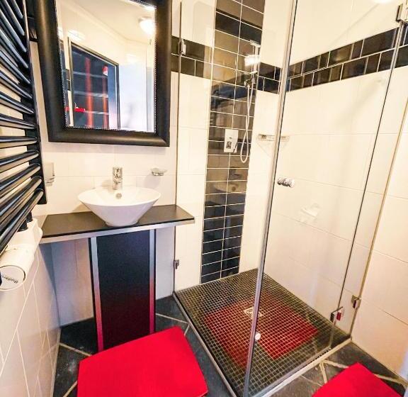 标准间, Alpenliebe Design