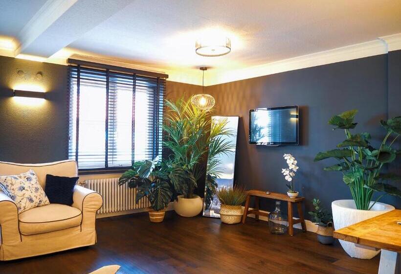 جناح سرير كينج, Alpenliebe Design