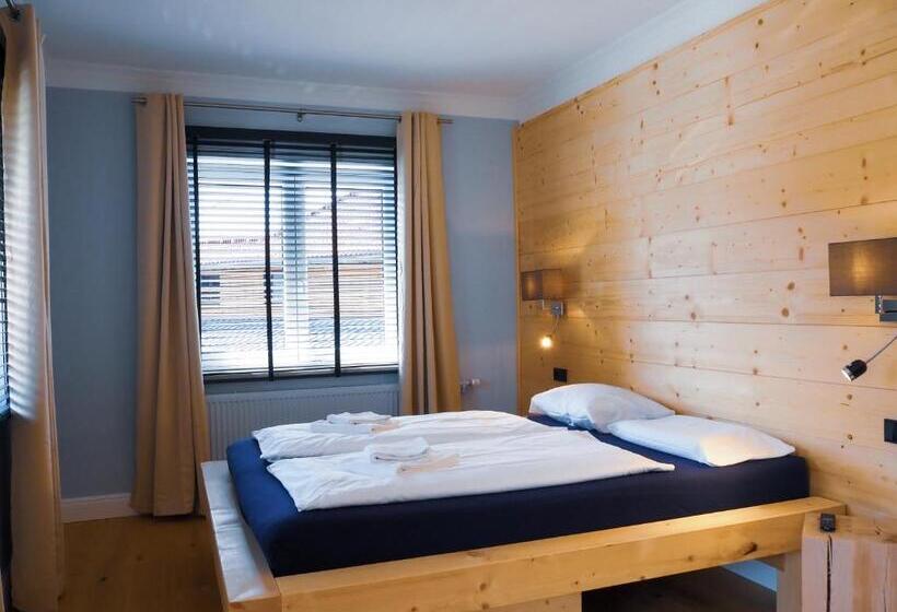 带2个卧室的套房, Alpenliebe Design