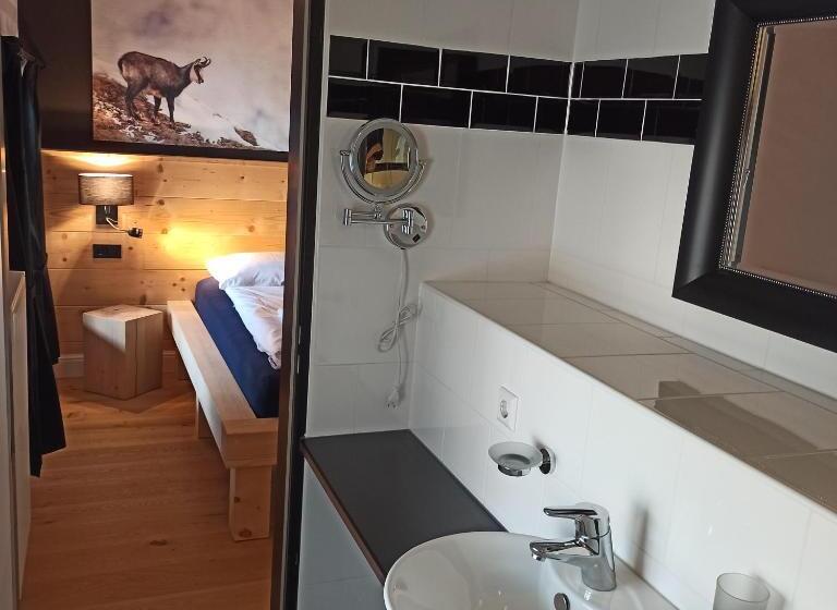 带特大床的标准间, Alpenliebe Design